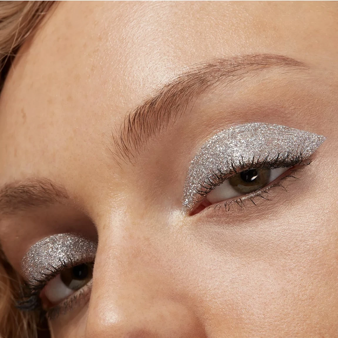 Valentino dreamdust glitter eyeshadow 01 silver spark